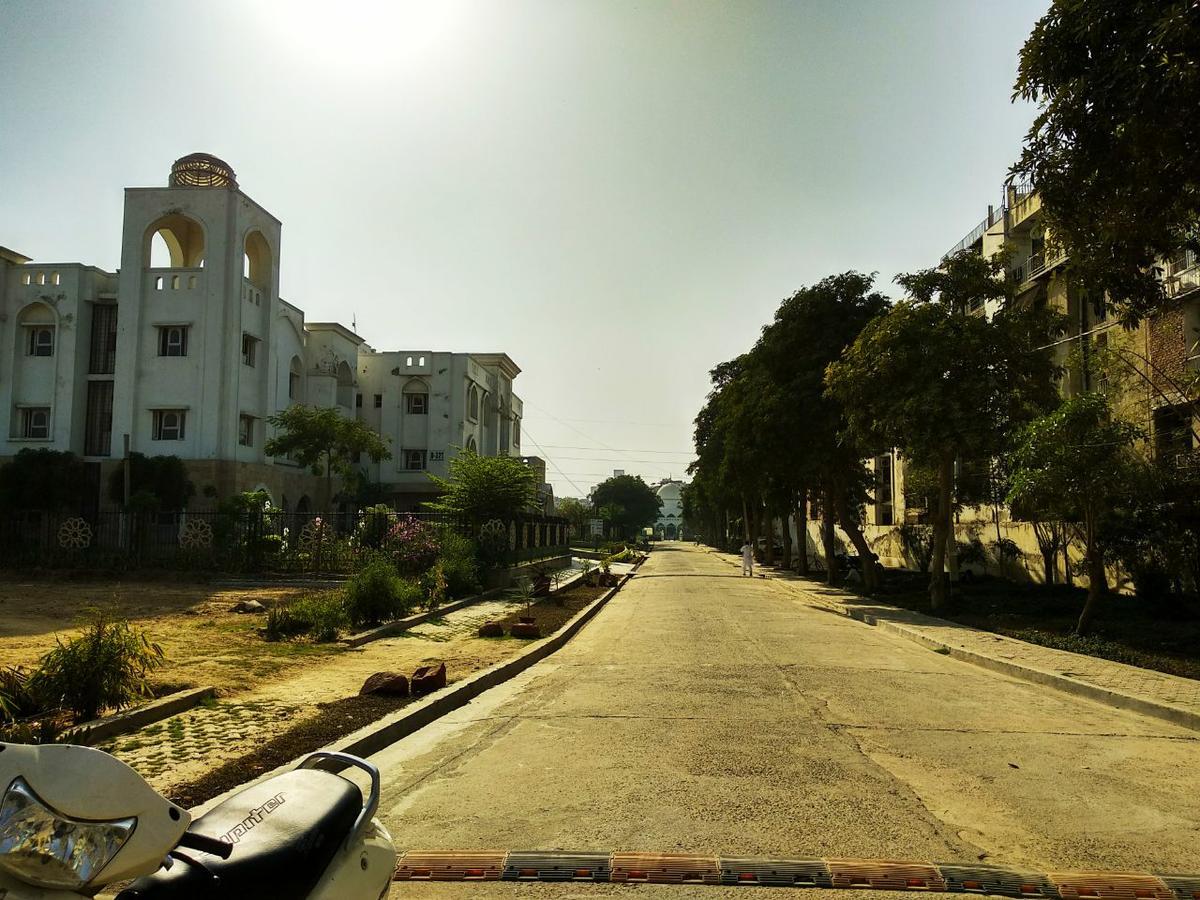 The Radiance Suites And Apartment New Delhi Exterior photo