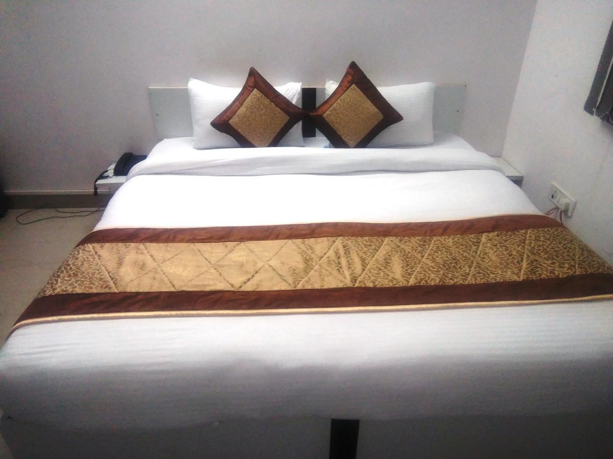 The Radiance Suites And Apartment New Delhi Exterior photo
