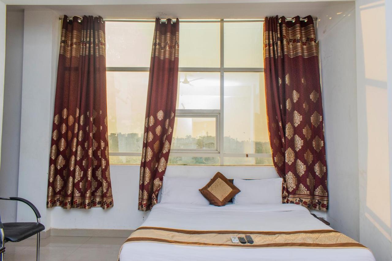 The Radiance Suites And Apartment New Delhi Exterior photo