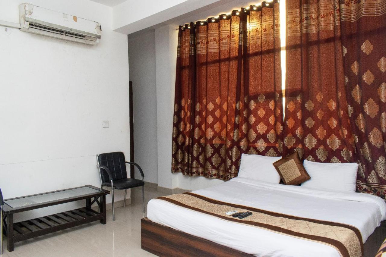 The Radiance Suites And Apartment New Delhi Exterior photo